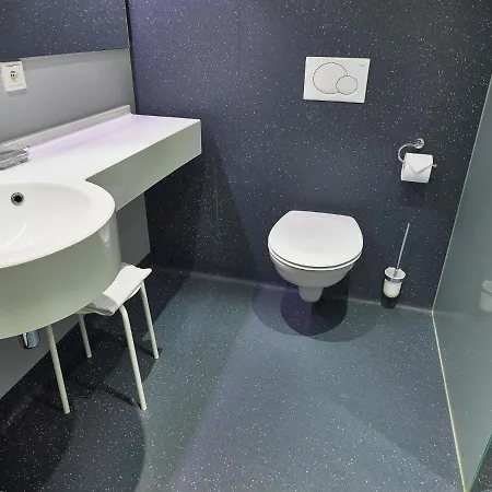 Majestic In With Turkish Steambath 比特亨巴赫